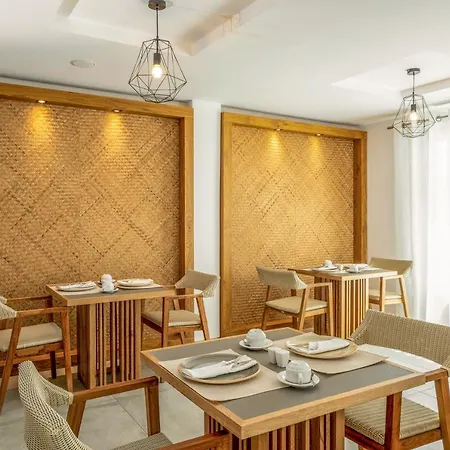 Costa Grand Boutique Kamári